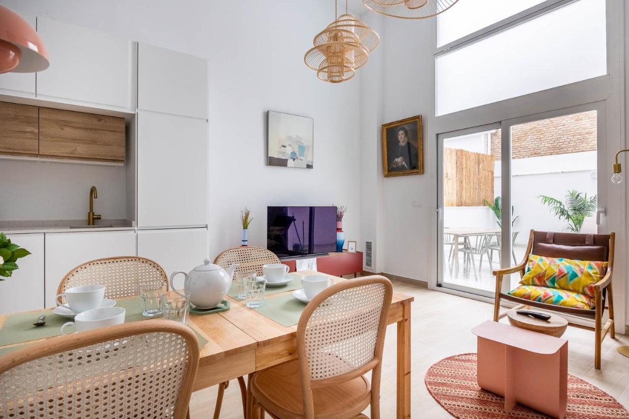 Pop Art Historia De Conde Negro Con Patio Privado Apartament